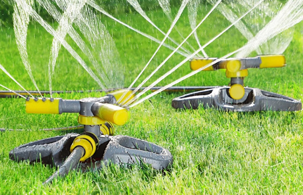 360 degree rotating sprinkler